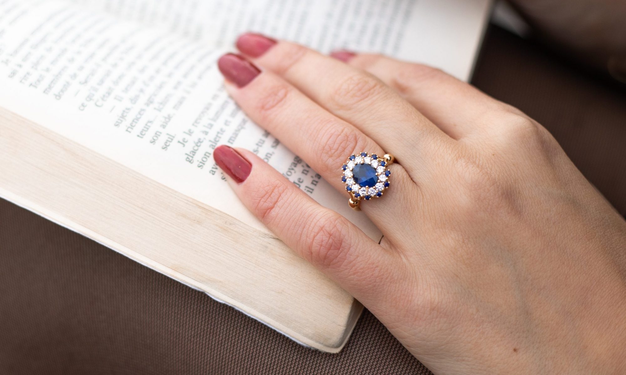 Création de bagues de fiançailles élégantes